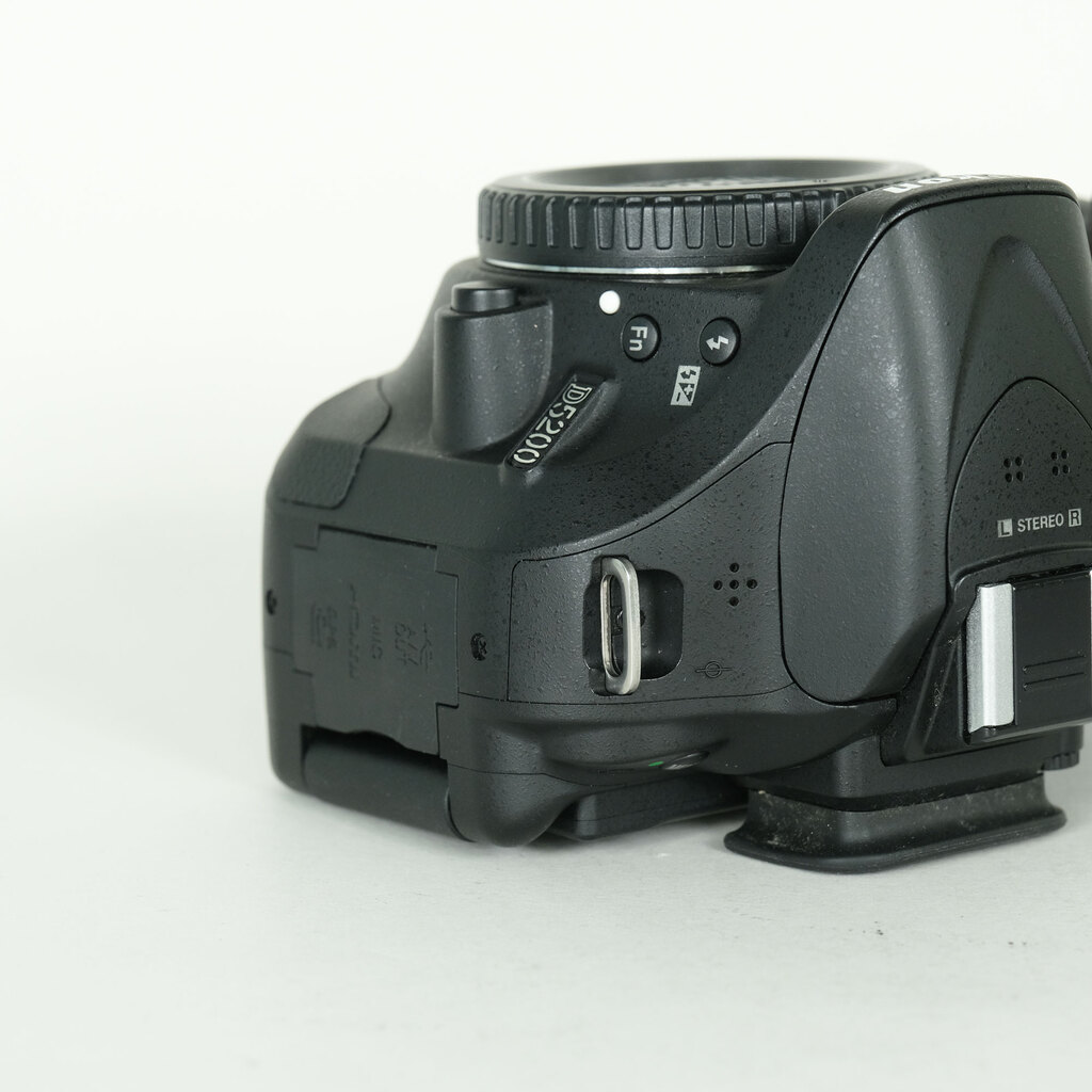 Nikon D5200 ボディ ブラックの出品 | ONE SCENE（ワンシーン）