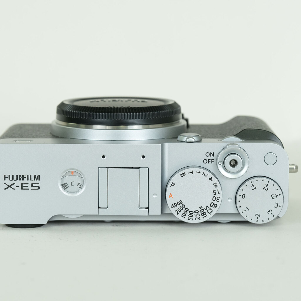 FUJIFILM X-E5