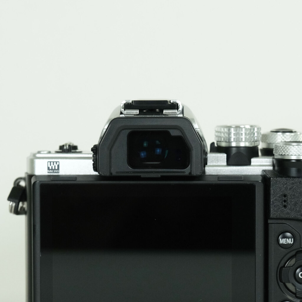 OLYMPUS OM-D E-M10 Mark II OLYMPUS OM-D E-M10 Mark II