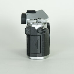 OLYMPUS OM-D E-M5 Mark II