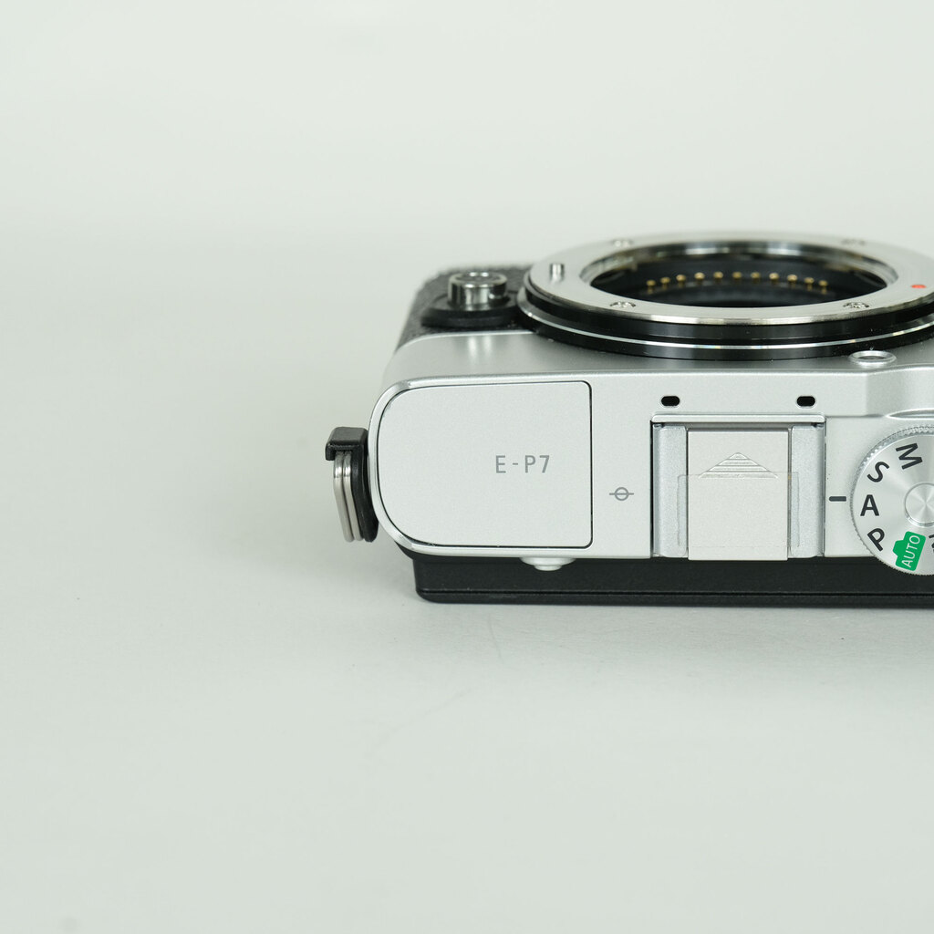OLYMPUS PEN E-P7