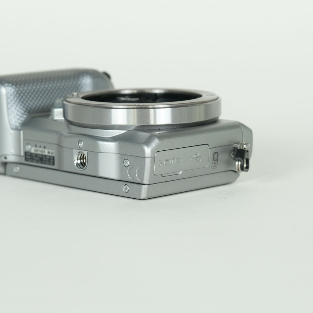 SONY α NEX-5R ボディ シルバーの出品 | ONE SCENE（ワンシーン）