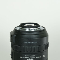 Nikon AF-S DX NIKKOR 18-200mm F3.5-5.6G ED VR II Nikon AF-S DX NIKKOR 18-200mm F3.5-5.6G ED VR II