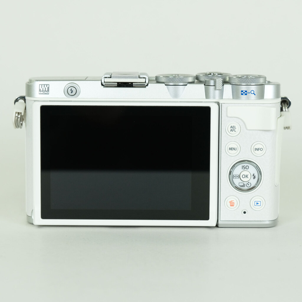 OLYMPUS PEN E-P7