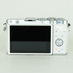 OLYMPUS PEN E-P7