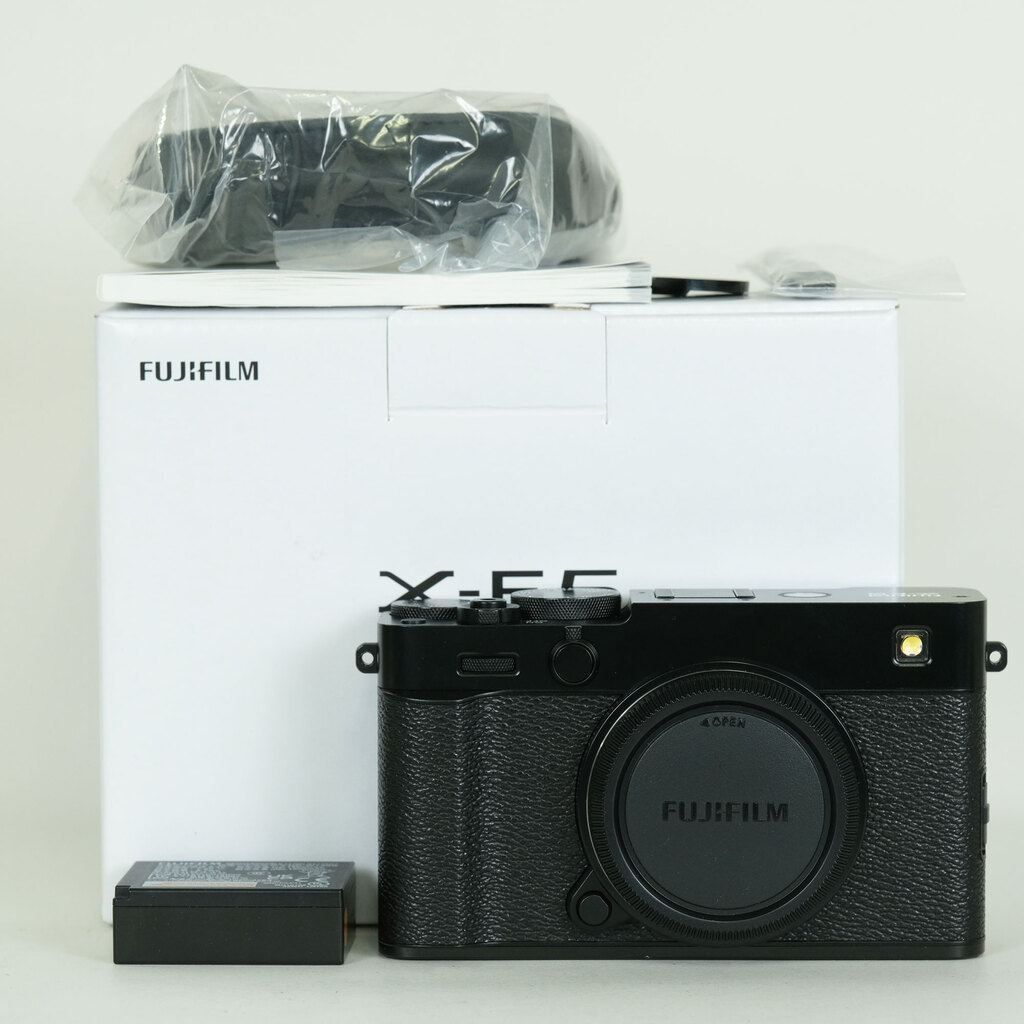 FUJIFILM X-E5