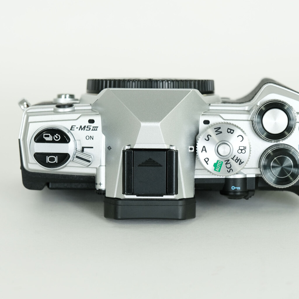 OLYMPUS OM-D E-M5 Mark III