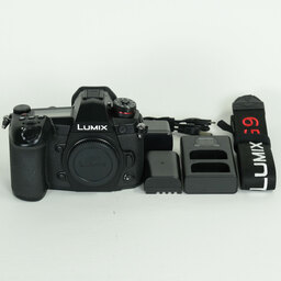 Panasonic LUMIX DC-G9 PRO