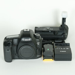 Canon EOS 5D Mark III Canon EOS 5D Mark III