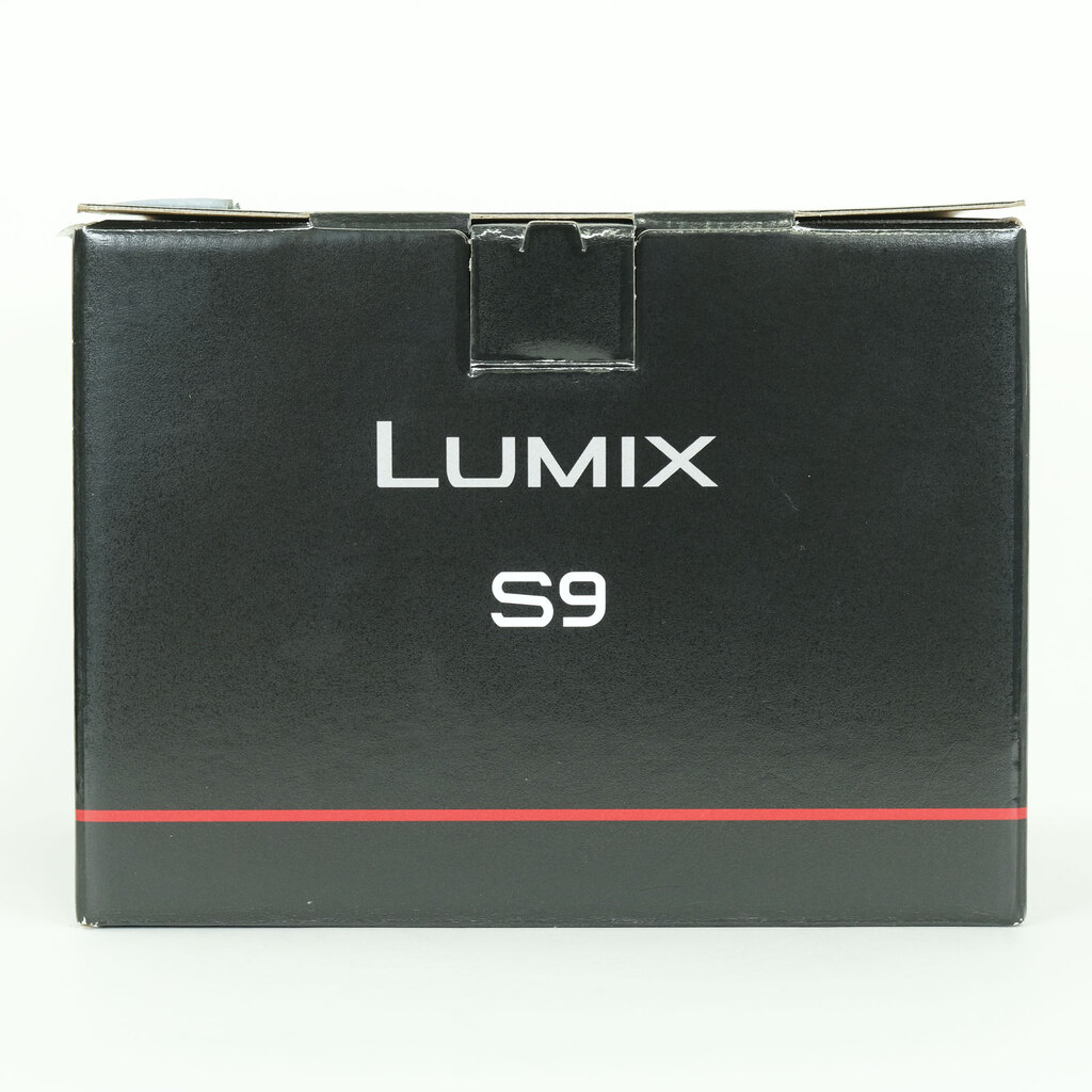 Panasonic LUMIX DC-S9 Panasonic LUMIX DC-S9