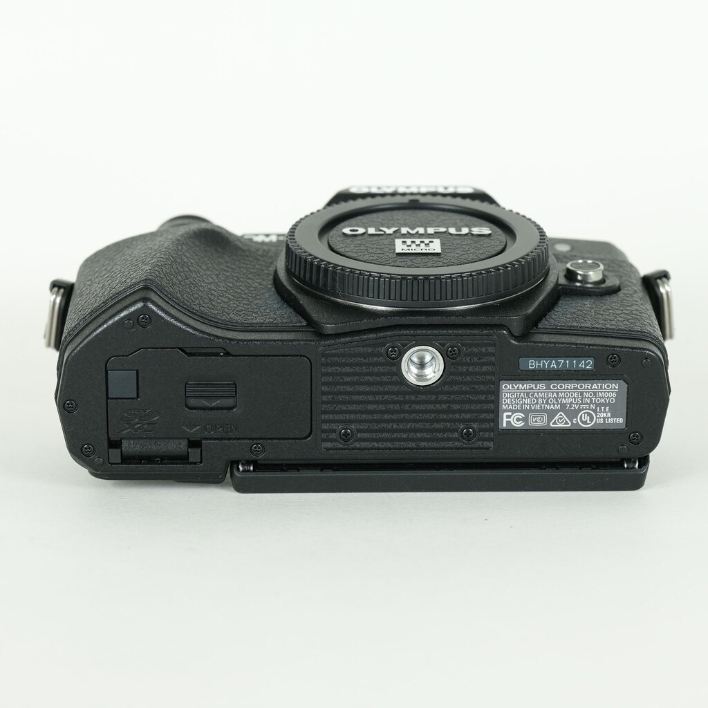 OLYMPUS OM-D E-M10 Mark III