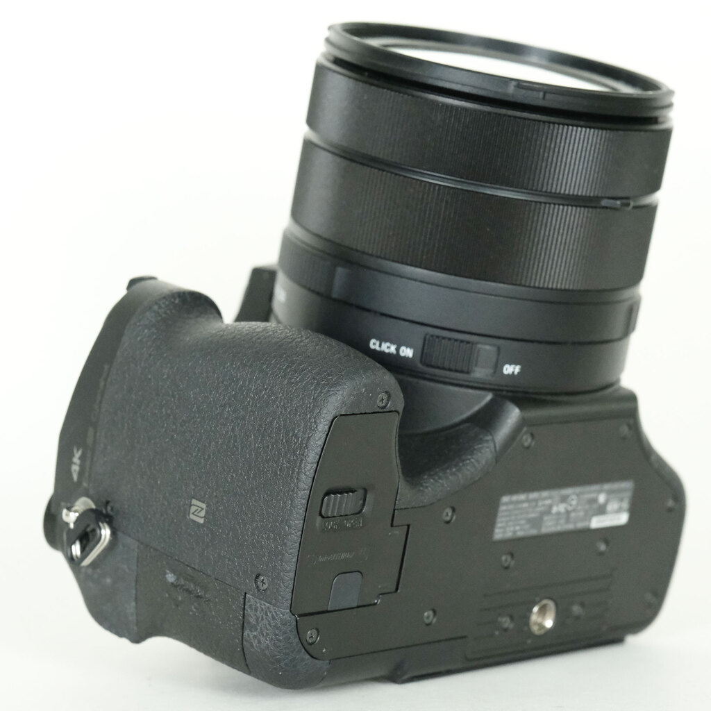 SONY Cyber-shot DSC-RX10M3