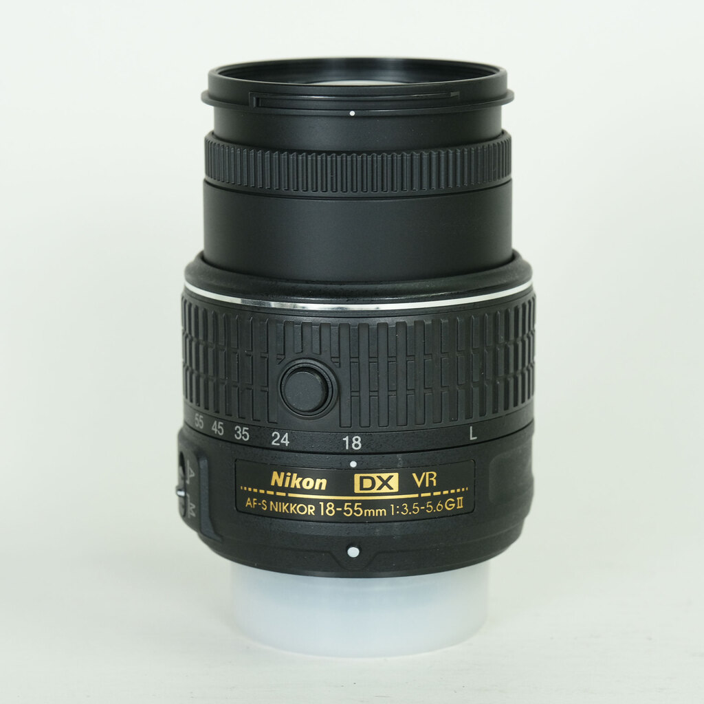 Nikon AF-S DX NIKKOR 18-55mm f3.5-5.6G VR II