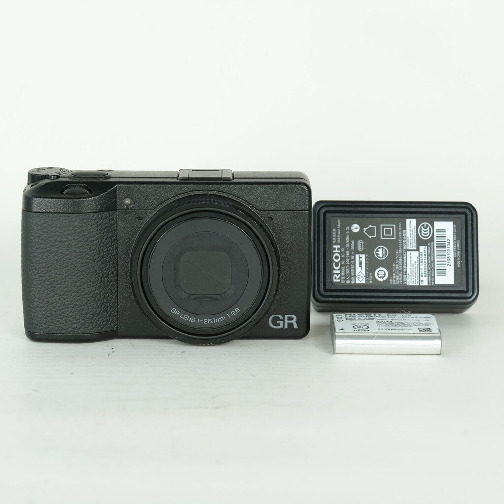 RICOH GR IIIxの出品 | ONE SCENE（ワンシーン）