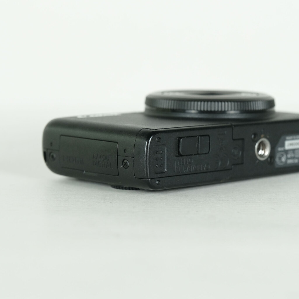 Canon PowerShot S95の出品 | ONE SCENE（ワンシーン）