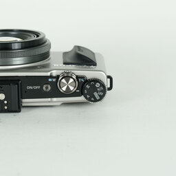 OLYMPUS XZ-1 チタニウムシルバー プレミアムキット OLYMPUS XZ-1 チタニウムシルバー プレミアムキット