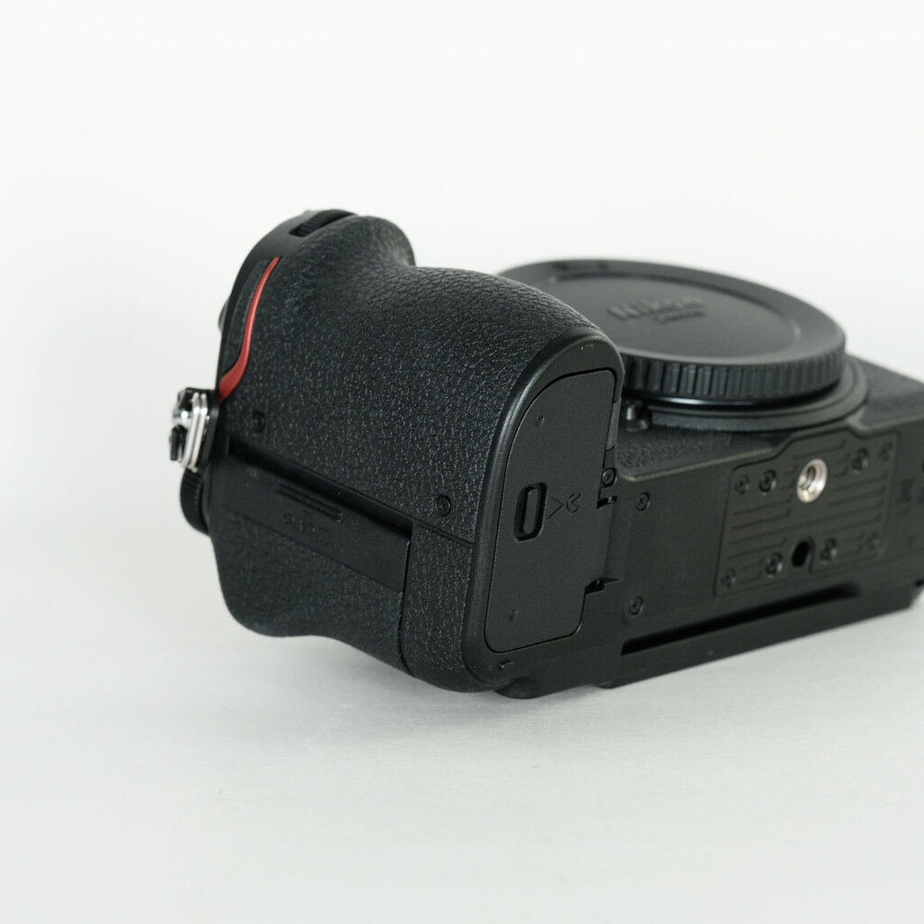 Nikon Z5IIの出品 | ONE SCENE（ワンシーン）