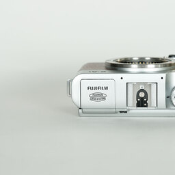 FUJIFILM X-A1 ボディ ブラウン