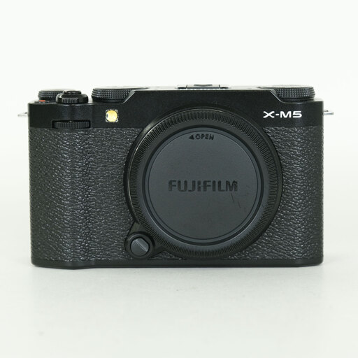 FUJIFILM X-M5