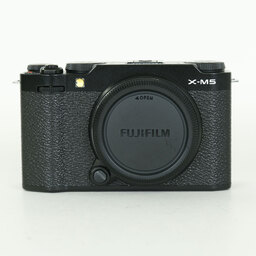 FUJIFILM X-M5