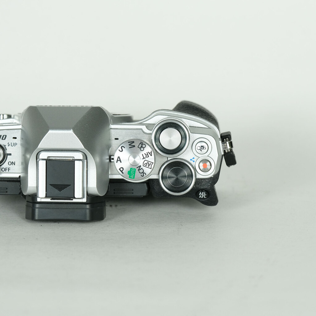 OLYMPUS OM-D E-M10 Mark IV OLYMPUS OM-D E-M10 Mark IV