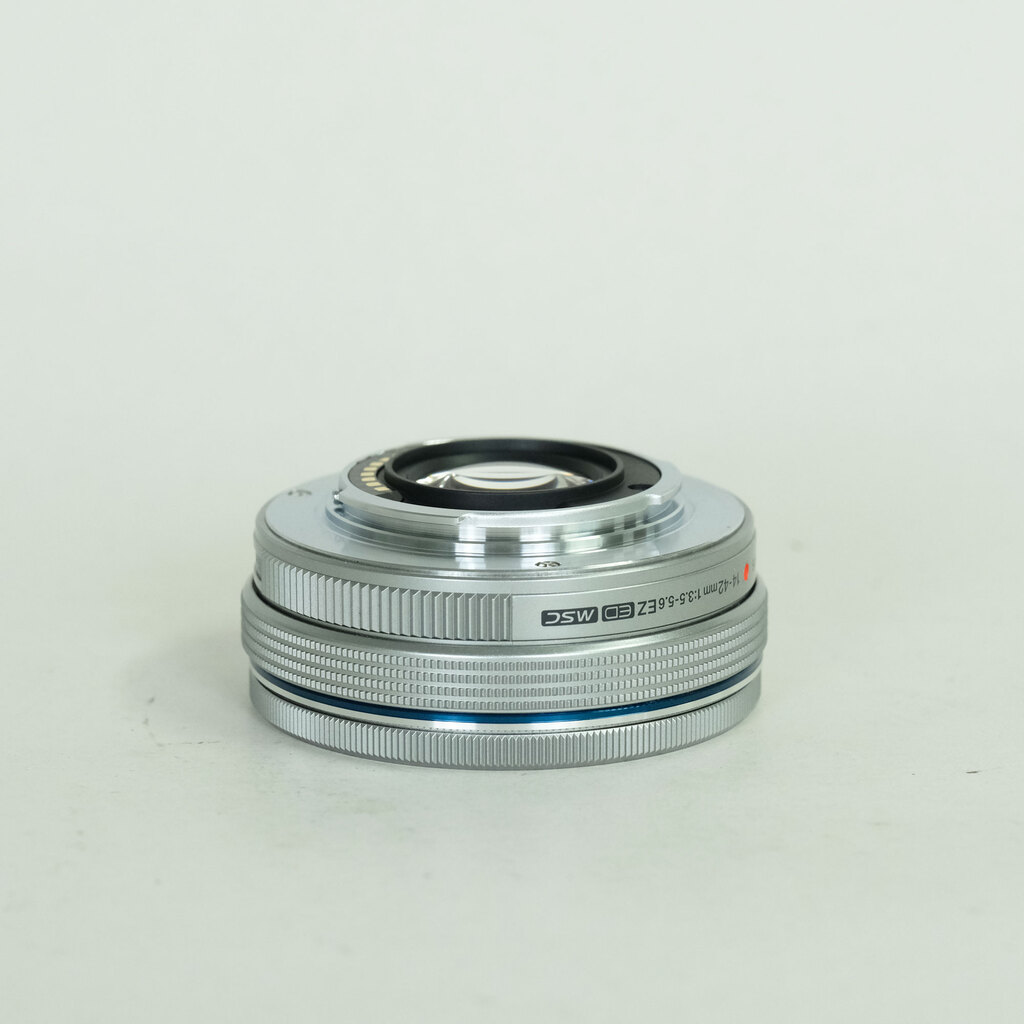 OLYMPUS M.ZUIKO DIGITAL ED 14-42mm F3.5-5.6 EZ シルバー