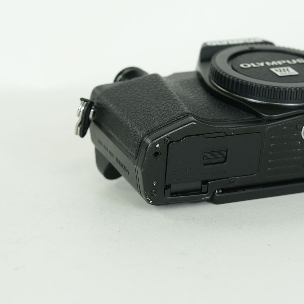 OLYMPUS OM-D E-M10 Mark II