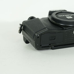 OLYMPUS OM-D E-M10 Mark II
