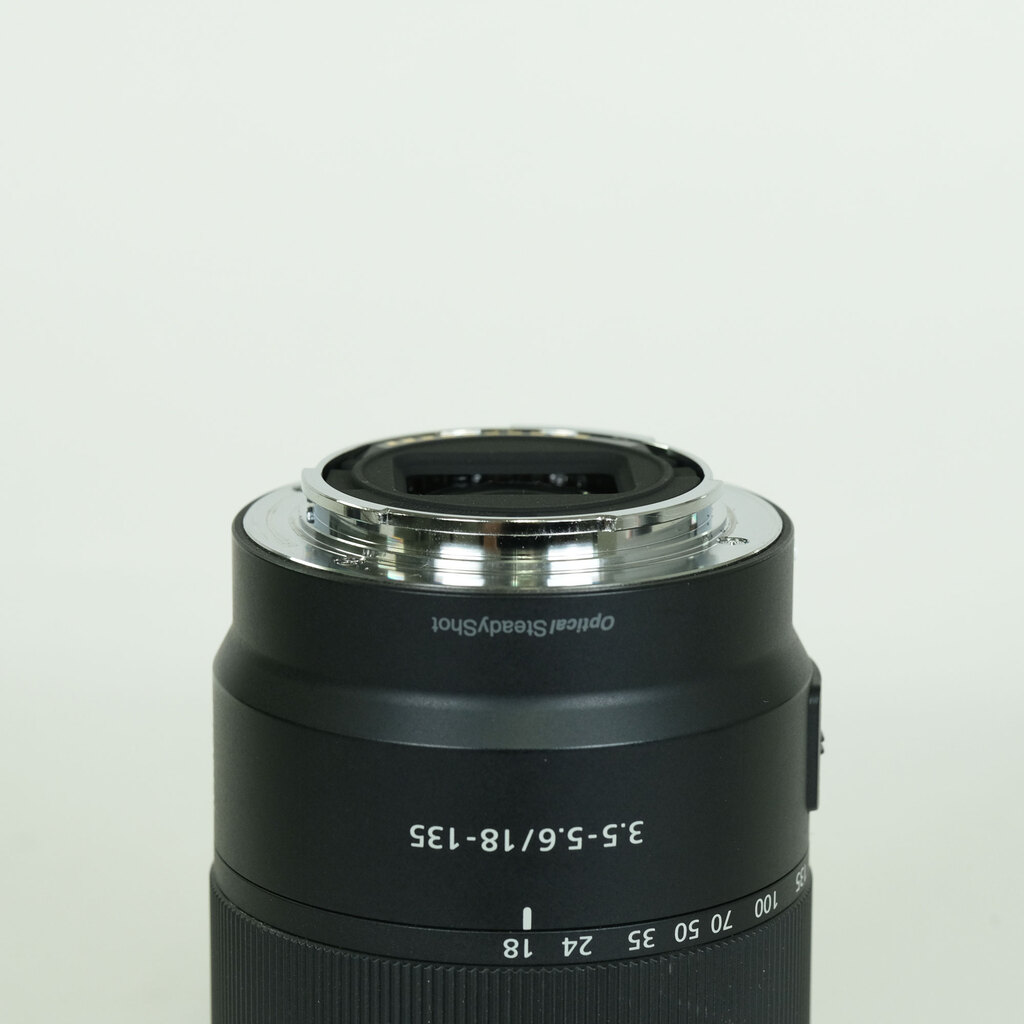 SONY E 18-135mm F3.5-5.6 OSS SEL18135