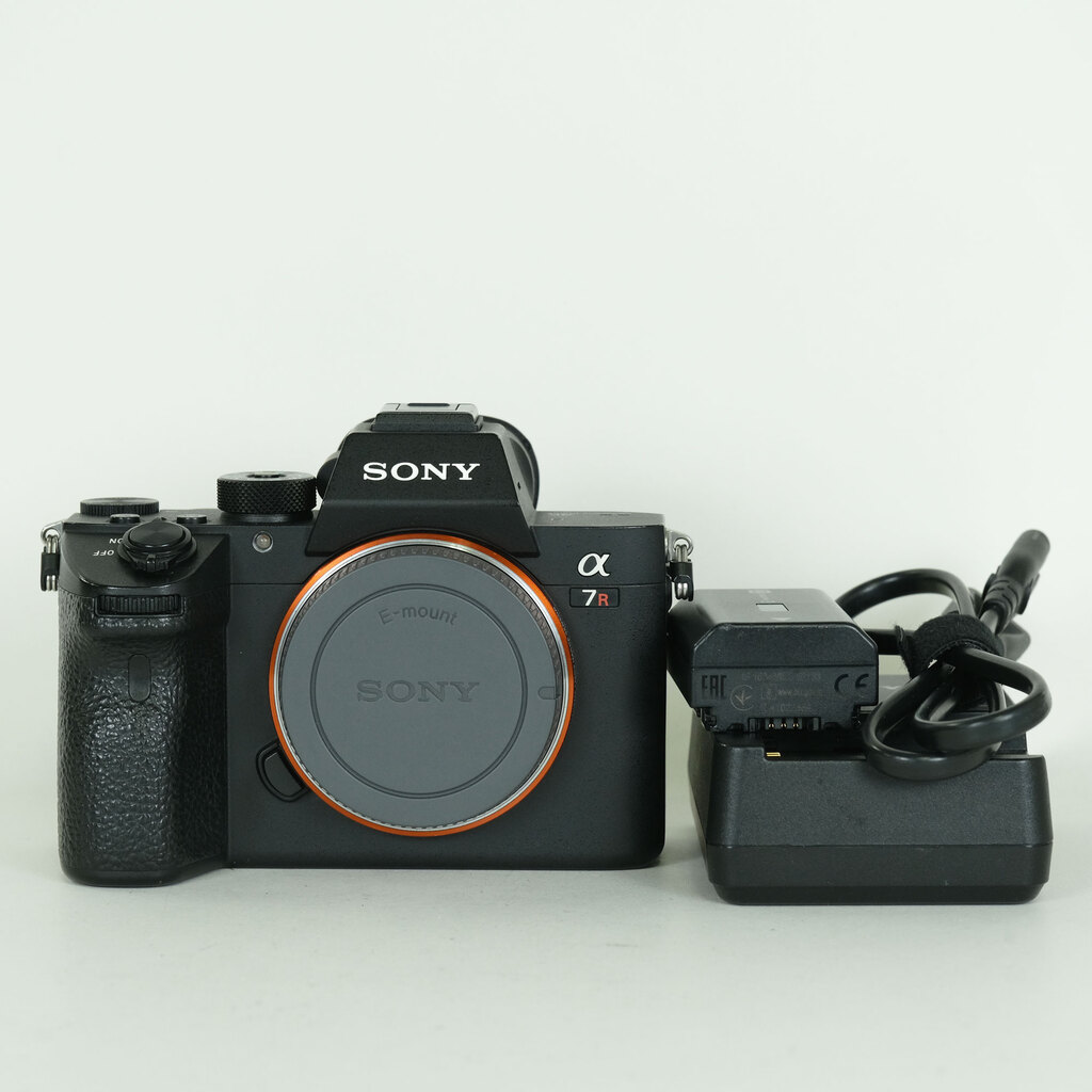 SONY α7R III(ILCE-7RM3) SONY α7R III(ILCE-7RM3)