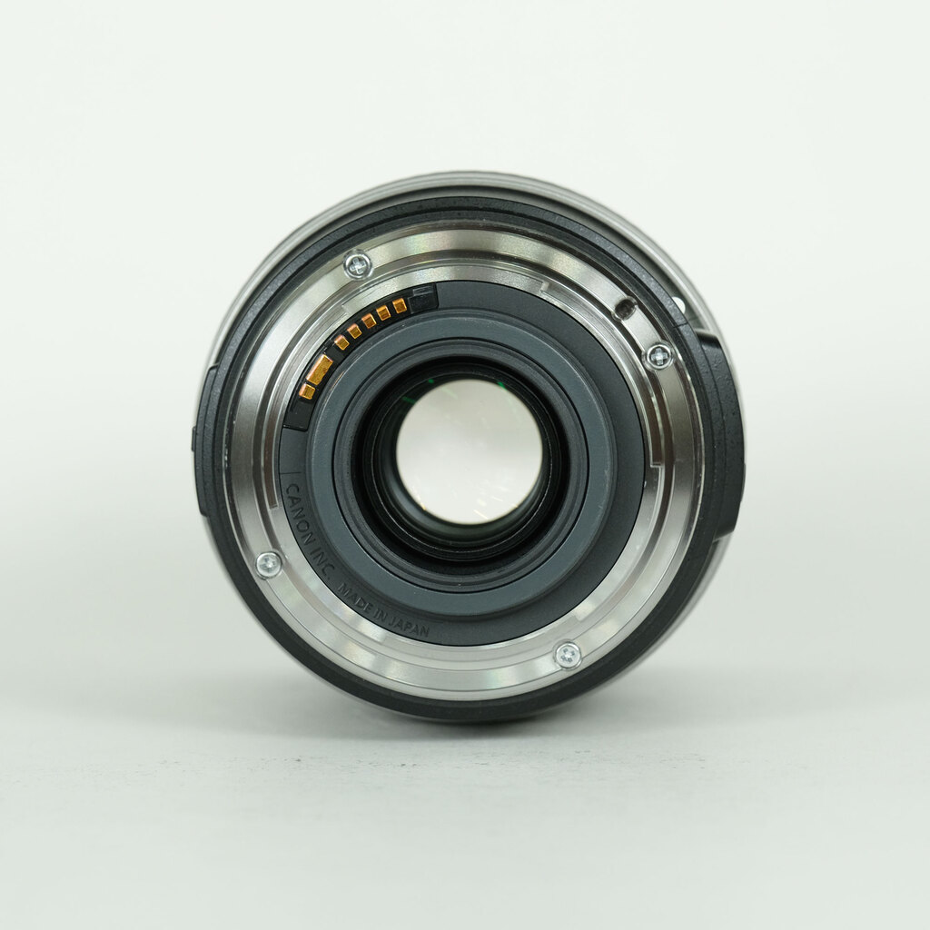 Canon EF-S18-200mm F3.5-5.6 IS