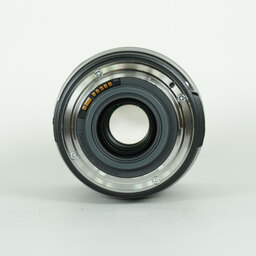 Canon EF-S18-200mm F3.5-5.6 IS