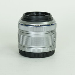 OLYMPUS M.ZUIKO DIGITAL 14-42mm F3.5-5.6IIR シルバー OLYMPUS M.ZUIKO DIGITAL 14-42mm F3.5-5.6IIR シルバー