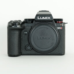 Panasonic LUMIX S5II DC-S5M2