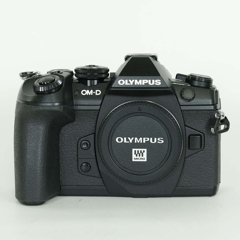 OLYMPUS OM-D E-M1 Mark II