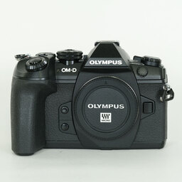 OLYMPUS OM-D E-M1 Mark II