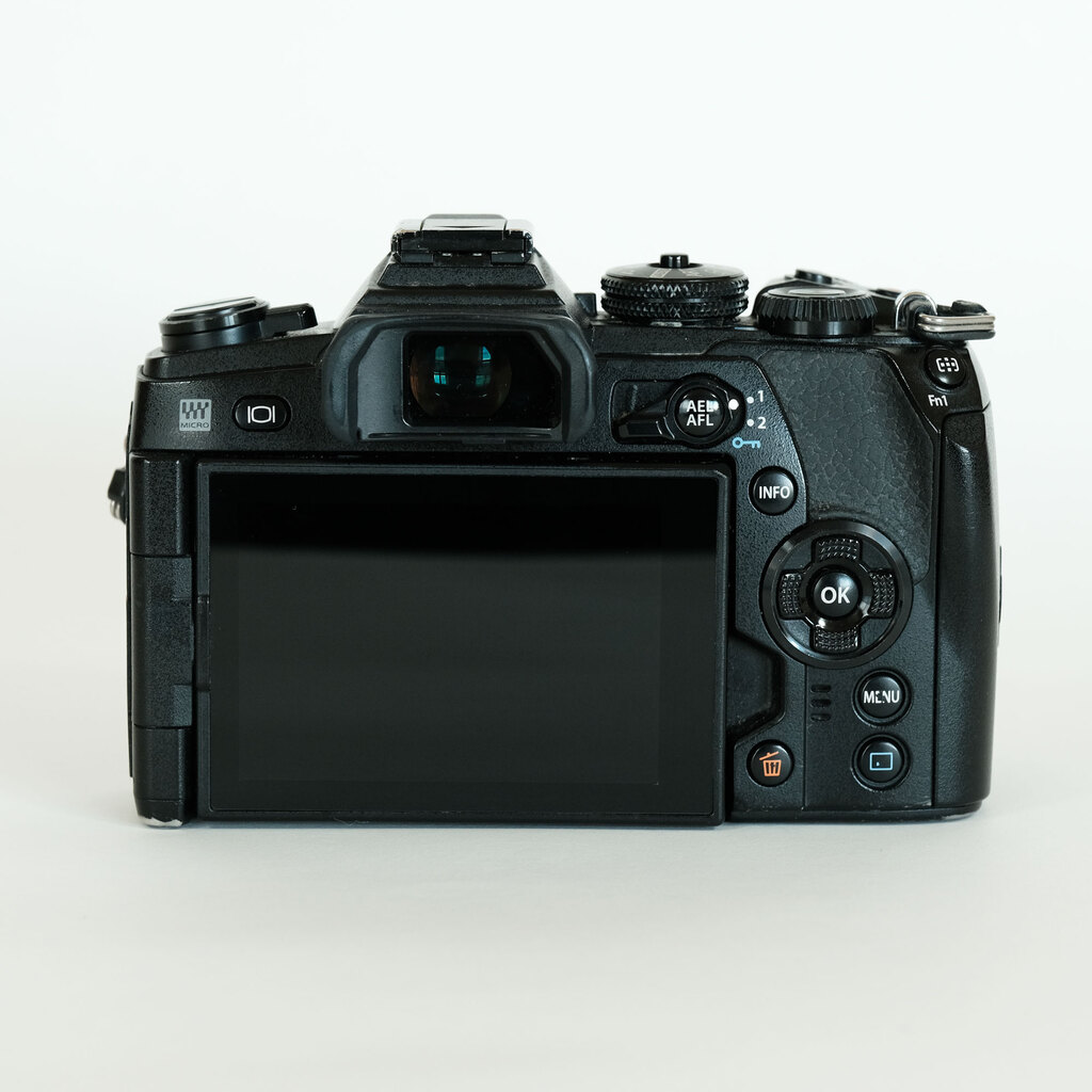 OLYMPUS OM-D E-M1 Mark II