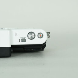 Nikon Nikon1 V1 ボディ ホワイト Nikon Nikon1 V1 ボディ ホワイト
