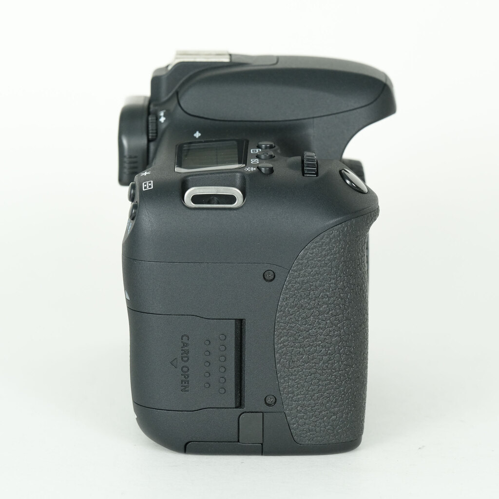 Canon EOS 8000D