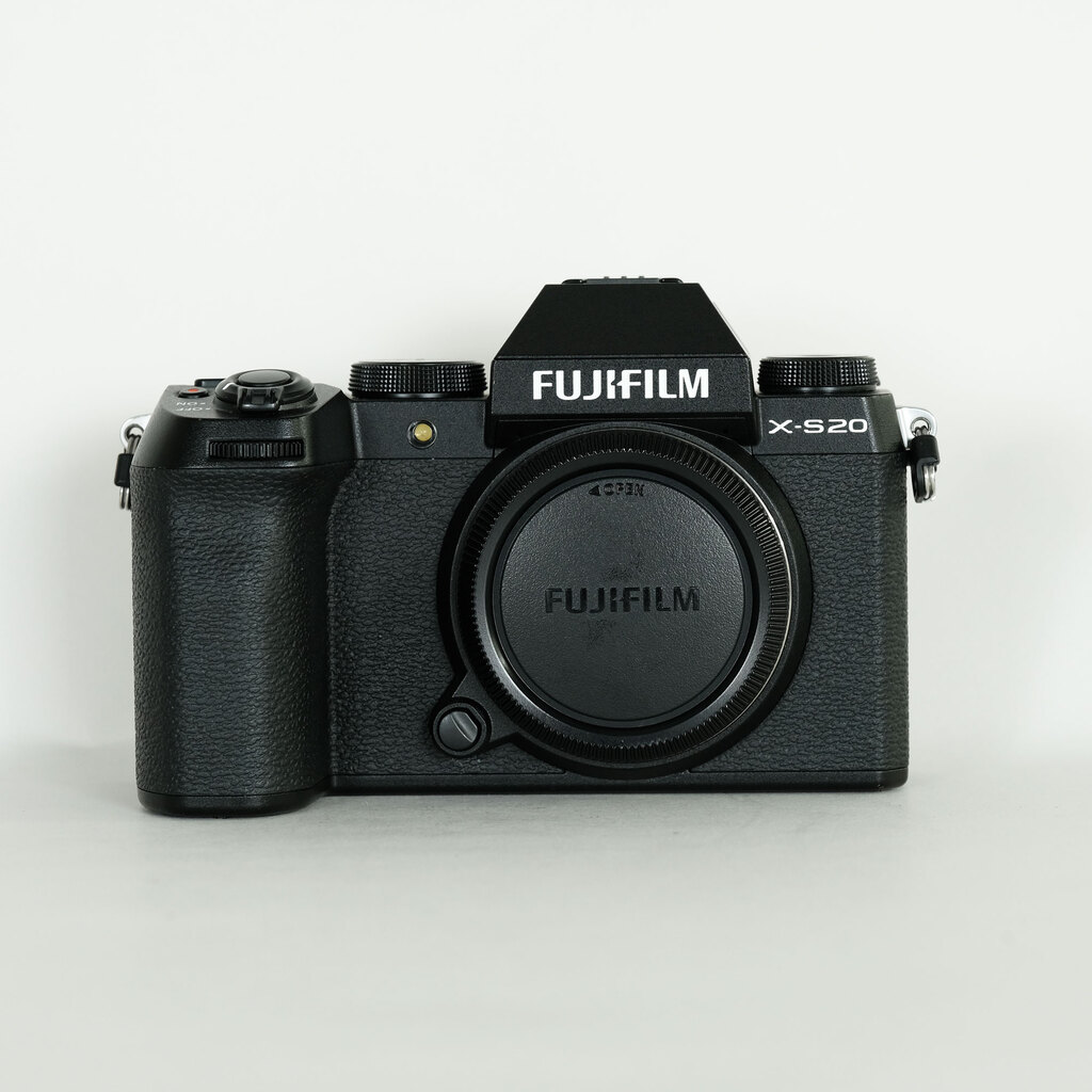 FUJIFILM X-S20