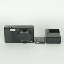 RICOH R8 Two-tone