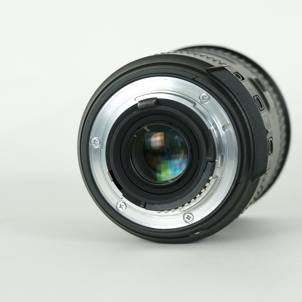 Nikon AF-S DX NIKKOR 18-200mm F3.5-5.6G ED VR II