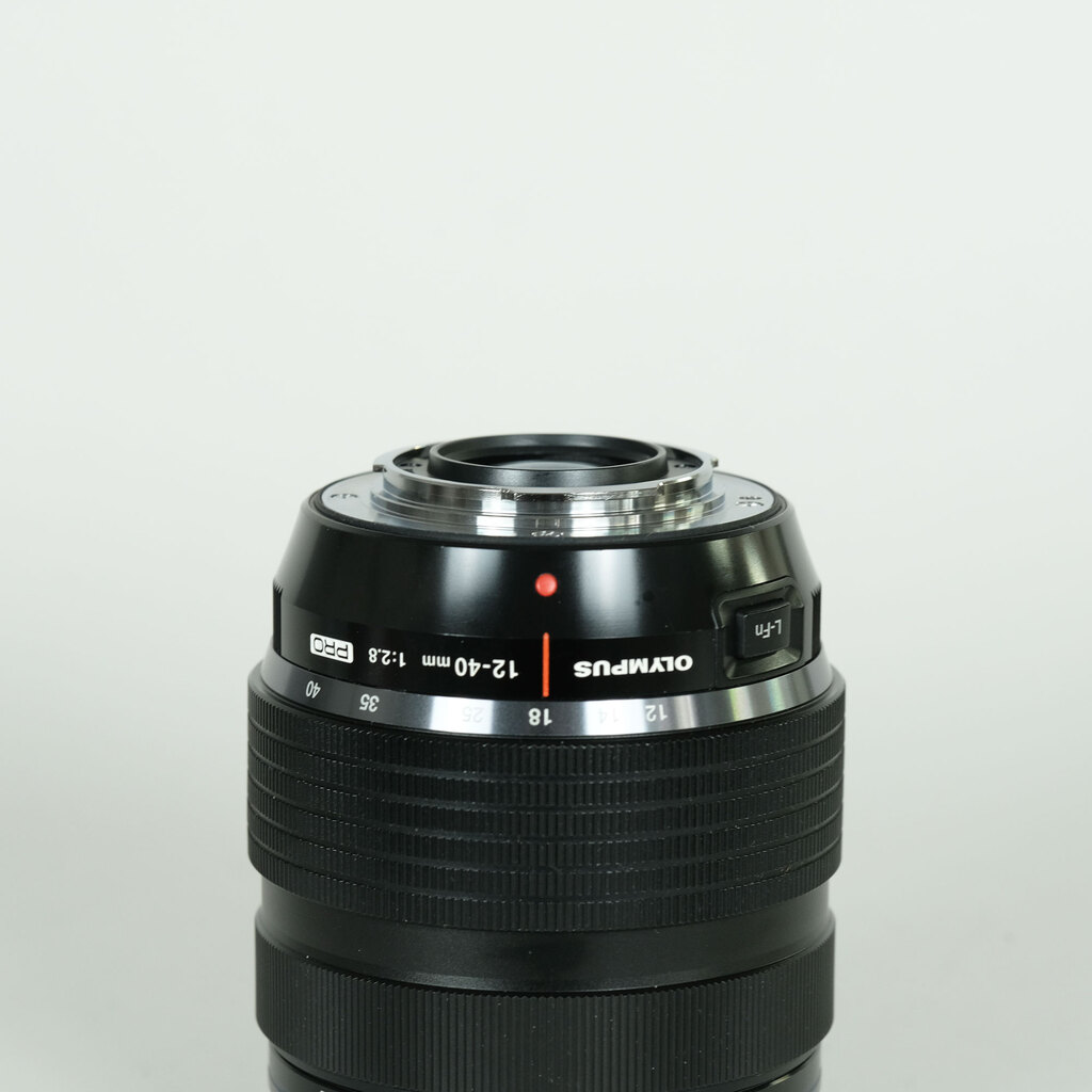 OLYMPUS M.ZUIKO DIGITAL ED 12-40mm F2.8 PRO OLYMPUS M.ZUIKO DIGITAL ED 12-40mm F2.8 PRO