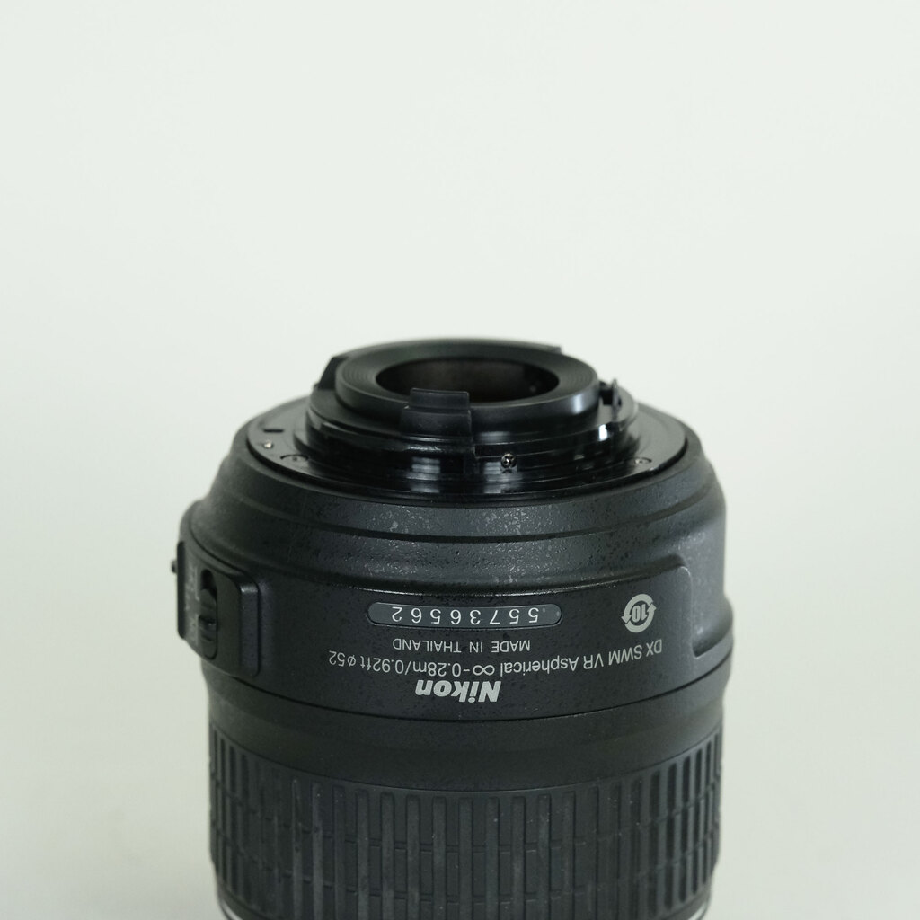 Nikon AF-S DX NIKKOR 18-55mm F3.5-5.6 G VR Nikon AF-S DX NIKKOR 18-55mm F3.5-5.6 G VR