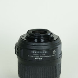 Nikon AF-S DX NIKKOR 18-55mm F3.5-5.6 G VR Nikon AF-S DX NIKKOR 18-55mm F3.5-5.6 G VR