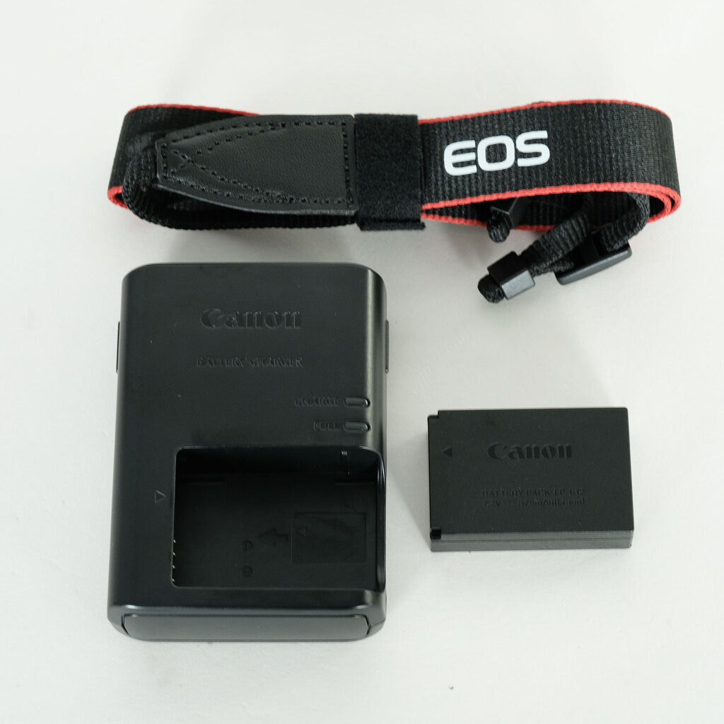 Canon EOS M200 ボディ ホワイト