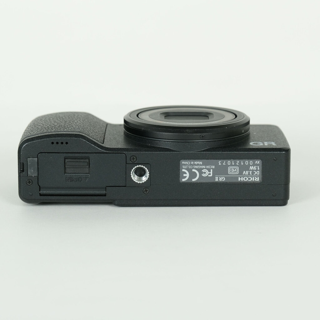 RICOH GR IIの出品 | ONE SCENE（ワンシーン）