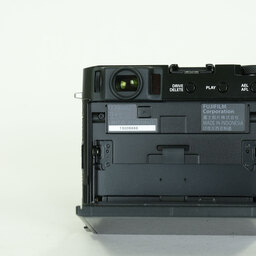FUJIFILM X-E4