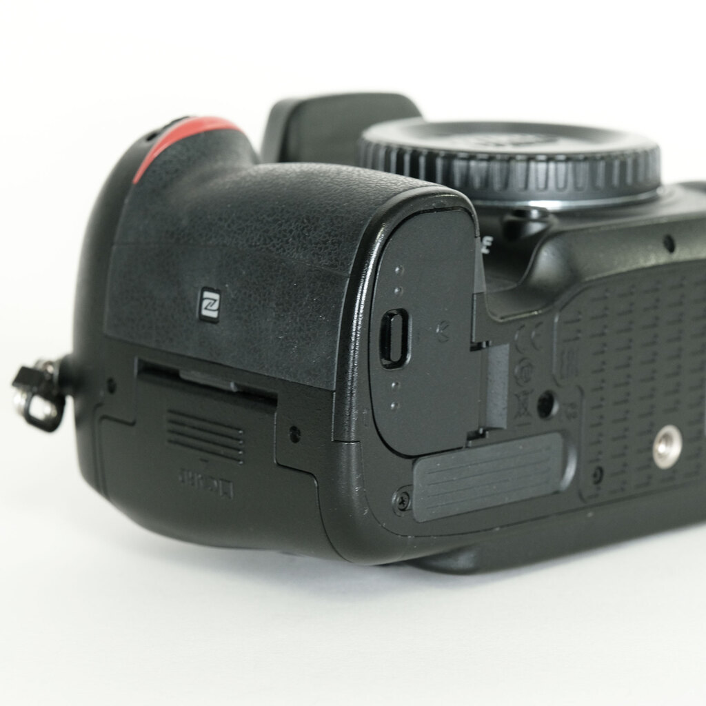 Nikon D7200の出品 | ONE SCENE（ワンシーン）