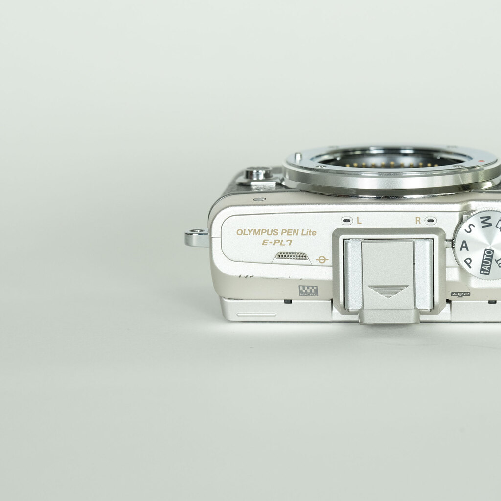 OLYMPUS PEN Lite E-PL7 ボディ シルバー